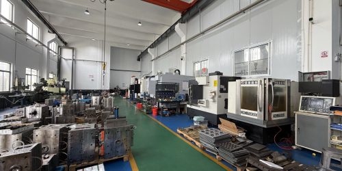 injection-molding-factory